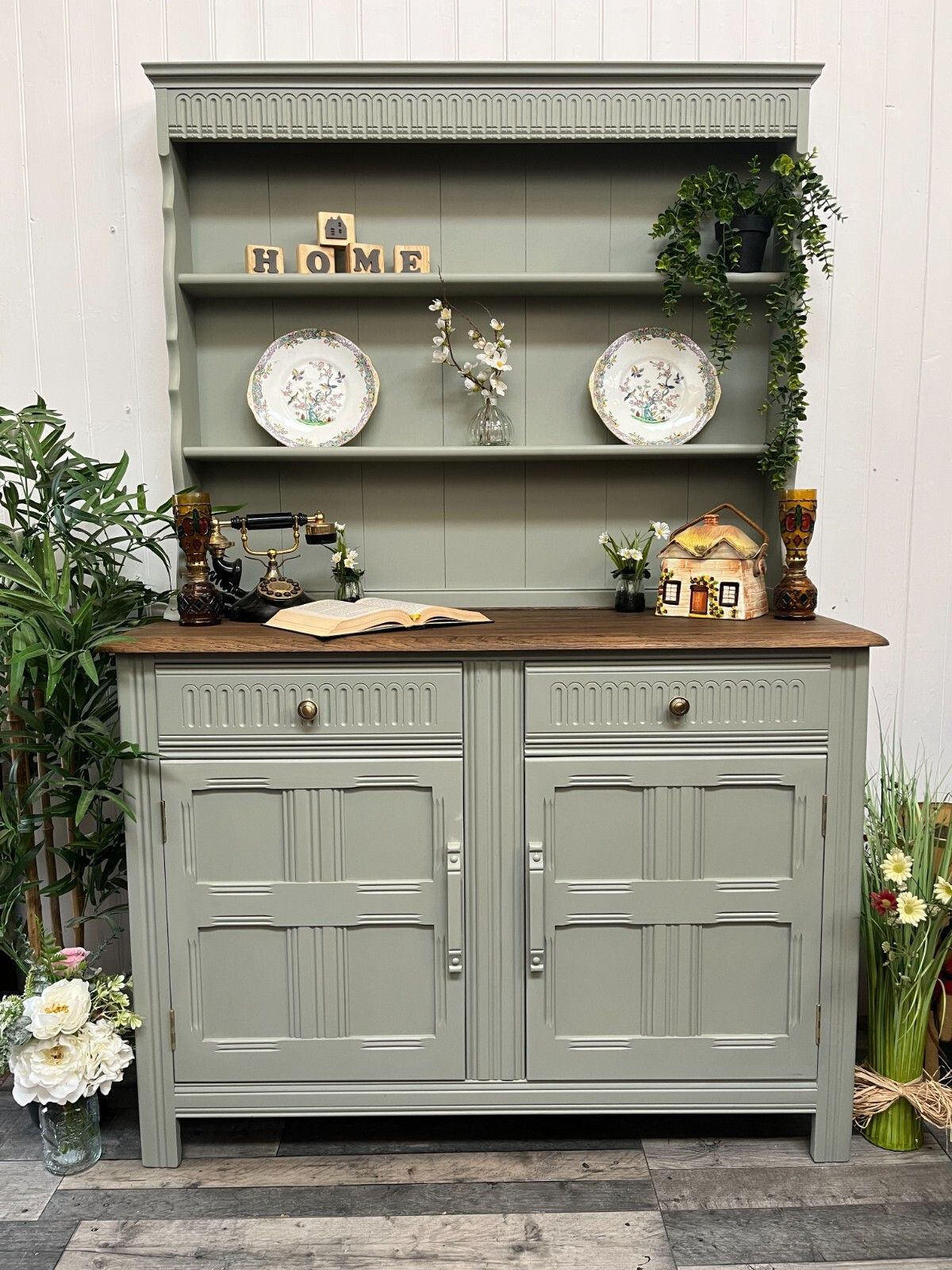 575.0 Vintage Furniture 2 Door Carved Welsh Dresser Ready To Be Upcycled photo