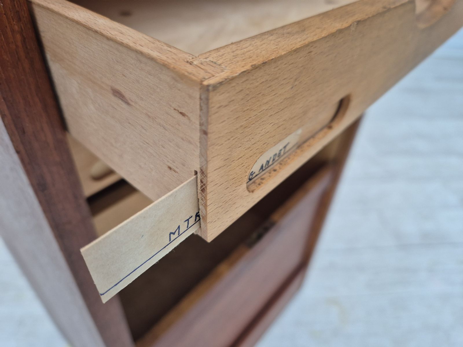 Meubels Ca. Jaren 1960, Deens Kantoorkabinet, Teak, Schuifdeuren, Lades Binnenin. photo