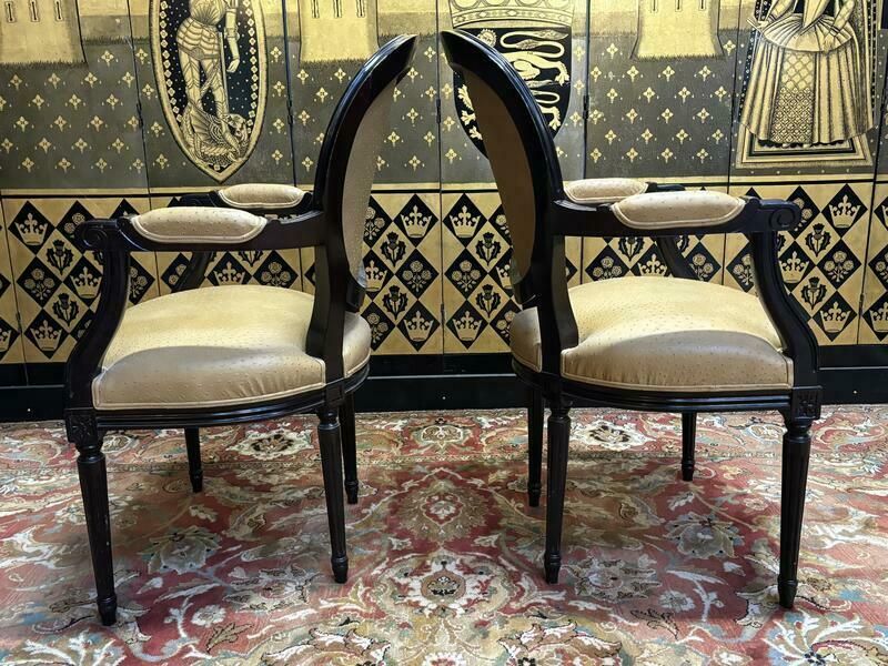 photo furniture Paire De Fauteuils De Style Louis  XVI