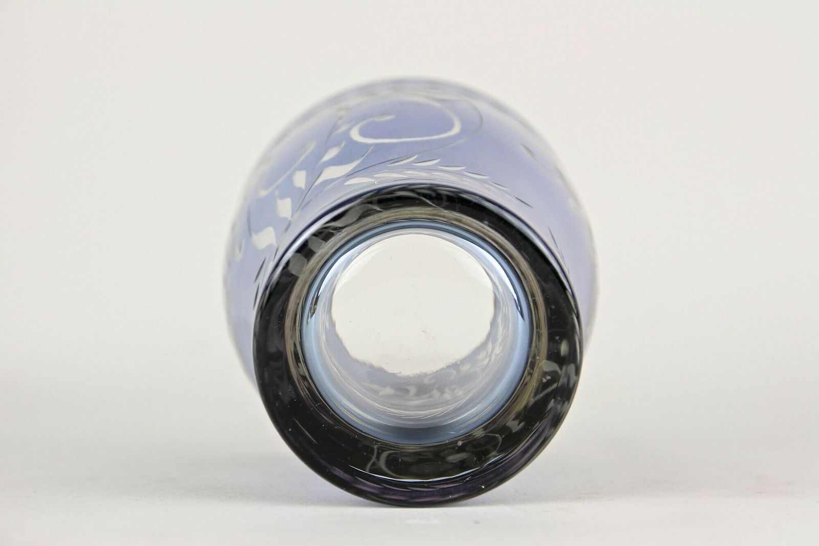 240.0 20th Century Purple/ Blue Iridescent Glass Vase/ Tumbler, Engraved, Cz Ca. 1920 photo