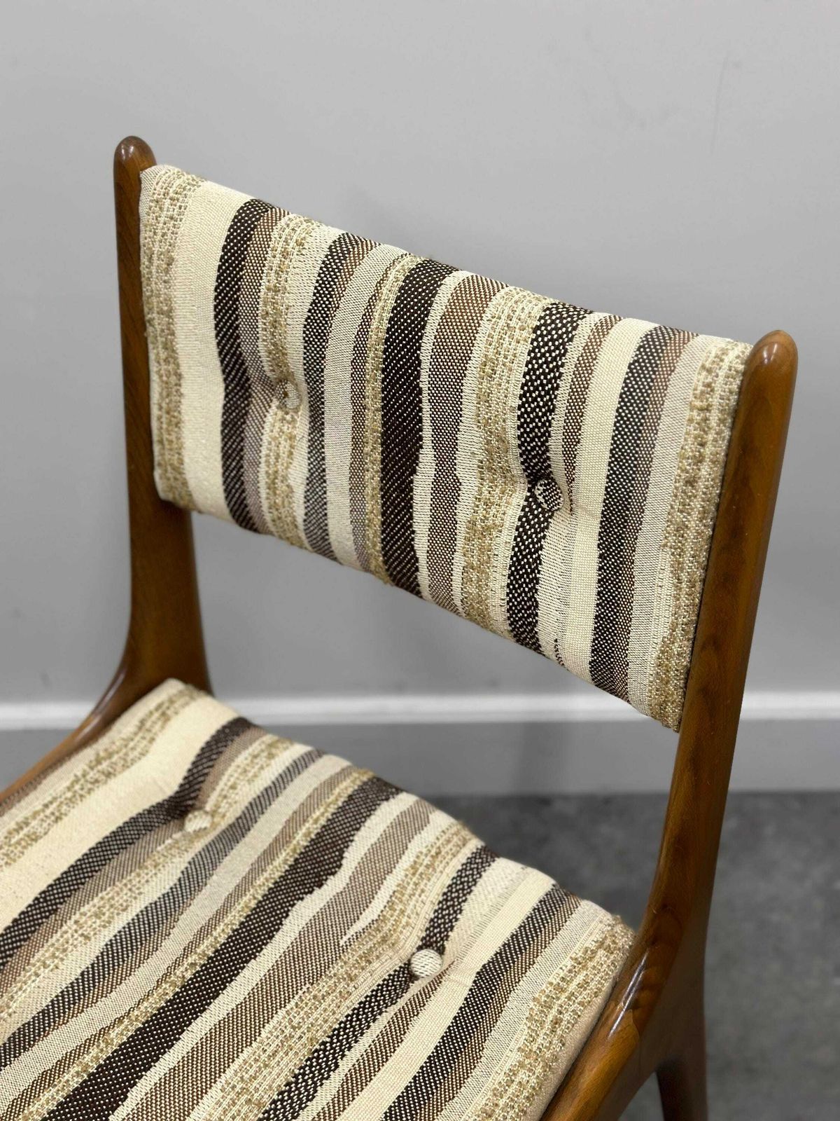 Set Van 4 Teakhouten Deense Eetkamerstoelen Met Bijbehorende Bekleding, Jaren 1970 photo vintage