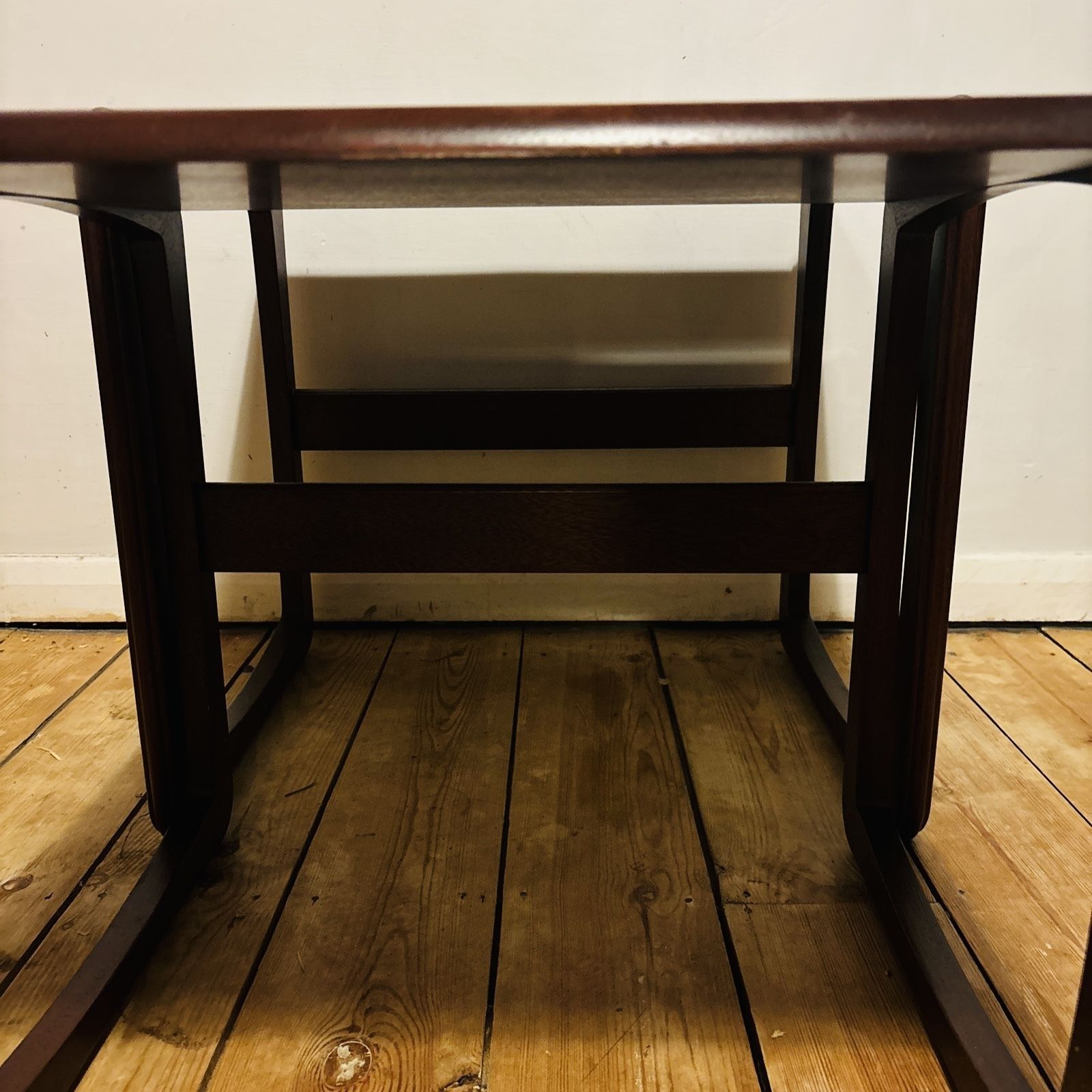 Set Of 2 Vintage Nest Of Tables Mid Century Solid Wood Mahogany Mcm photo 125.0