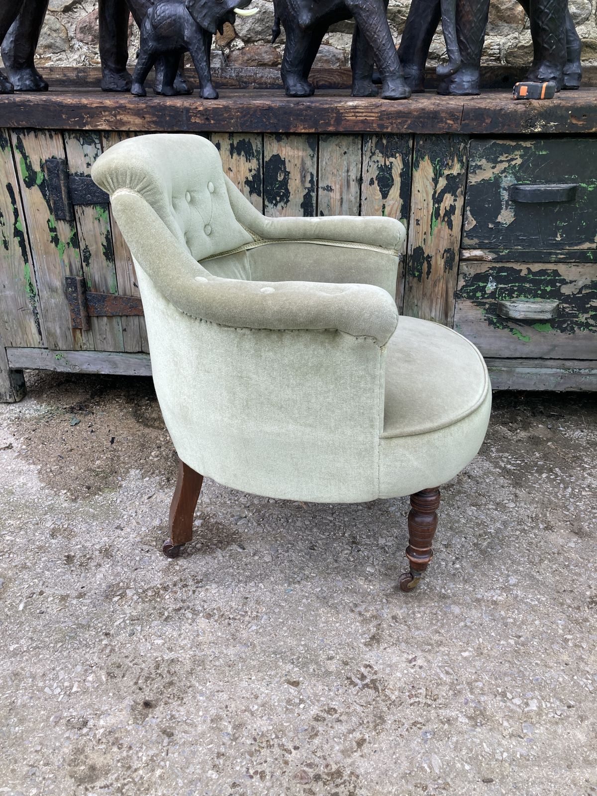 Furniture Victorian Green Velvet, Circular Chair With Walnut Legs On 4 Castors photo