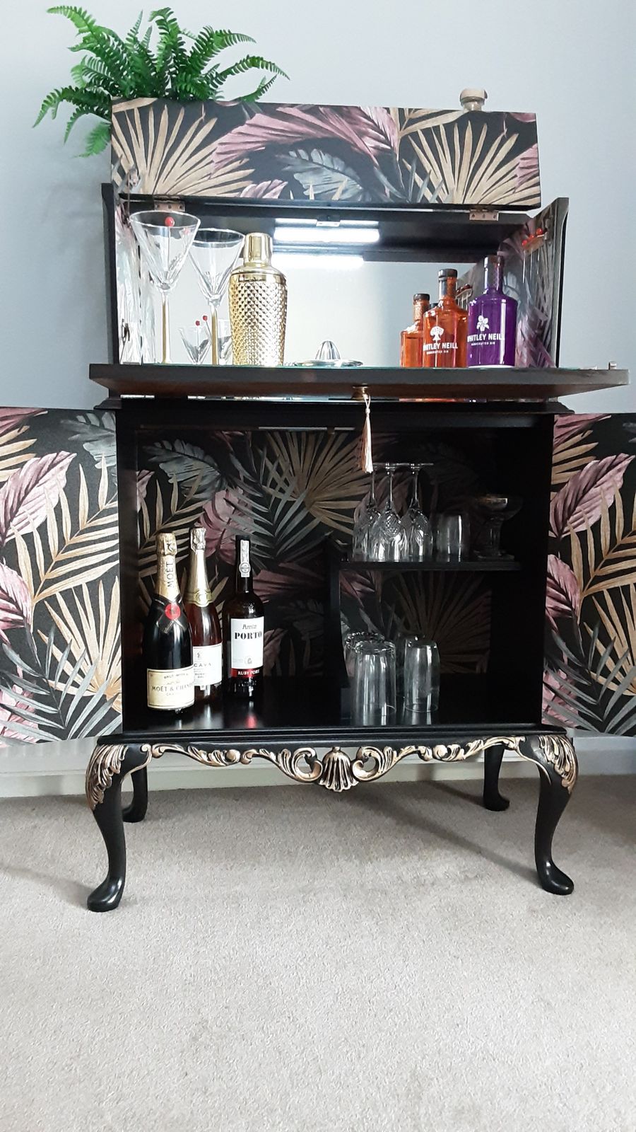 Queen Anne Walnut Cocktail Cabinet. photo vinterior