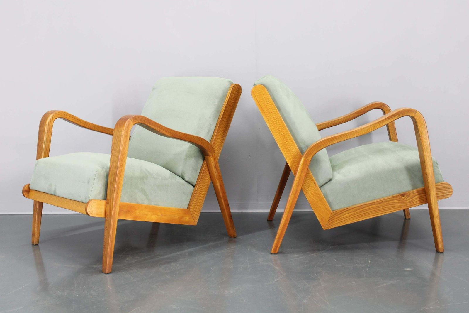Kozelka En Kropacek – Paar Eiken Fauteuils, Zeldzaam Model, Ca. Jaren 1960, Nagezien En Opgeknapt photo for sale