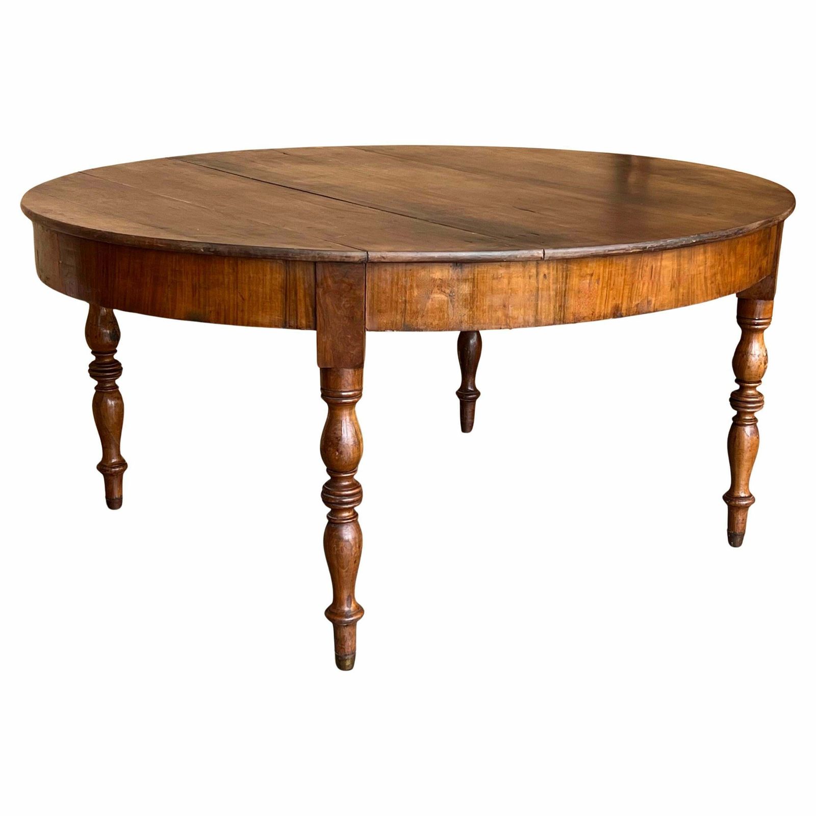 Table centrale ovale française en noyer massif, pieds tournés