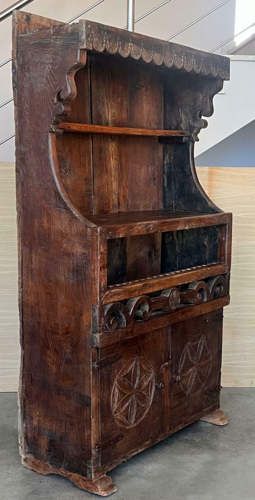 Armoire XIXe siècle en noyer, influence castillane, Espagne, restaurée photo vintage
