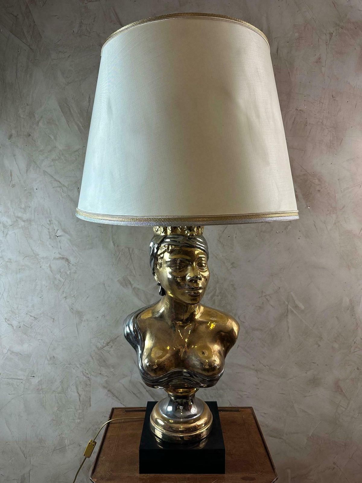 photo vinterior Mid Century Italian Ceramic African Women Table Lamp, 1960s