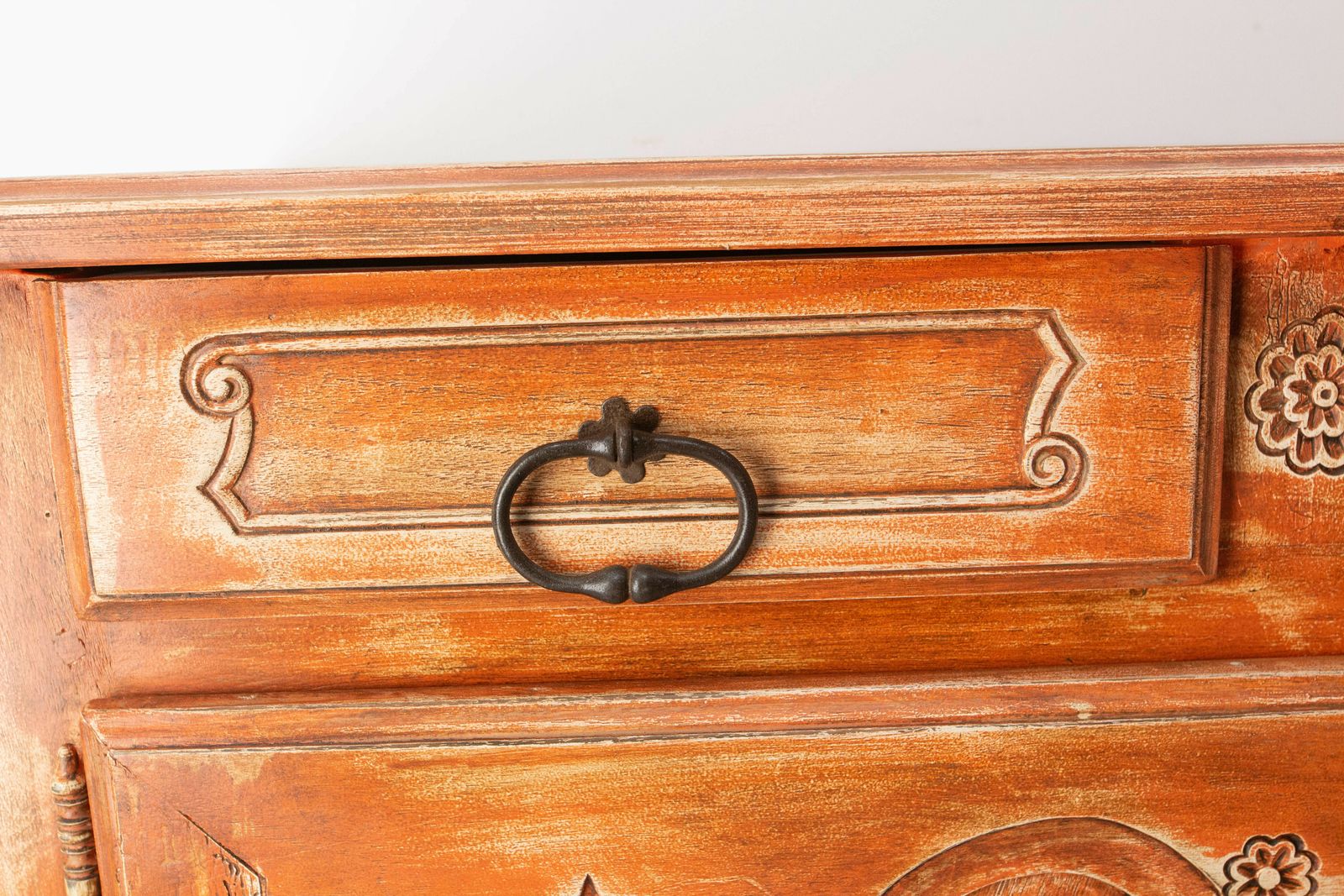 photo vinterior Antique Sideboard Dresser French Louis XV Carved Walnut Buffet, 19th Century