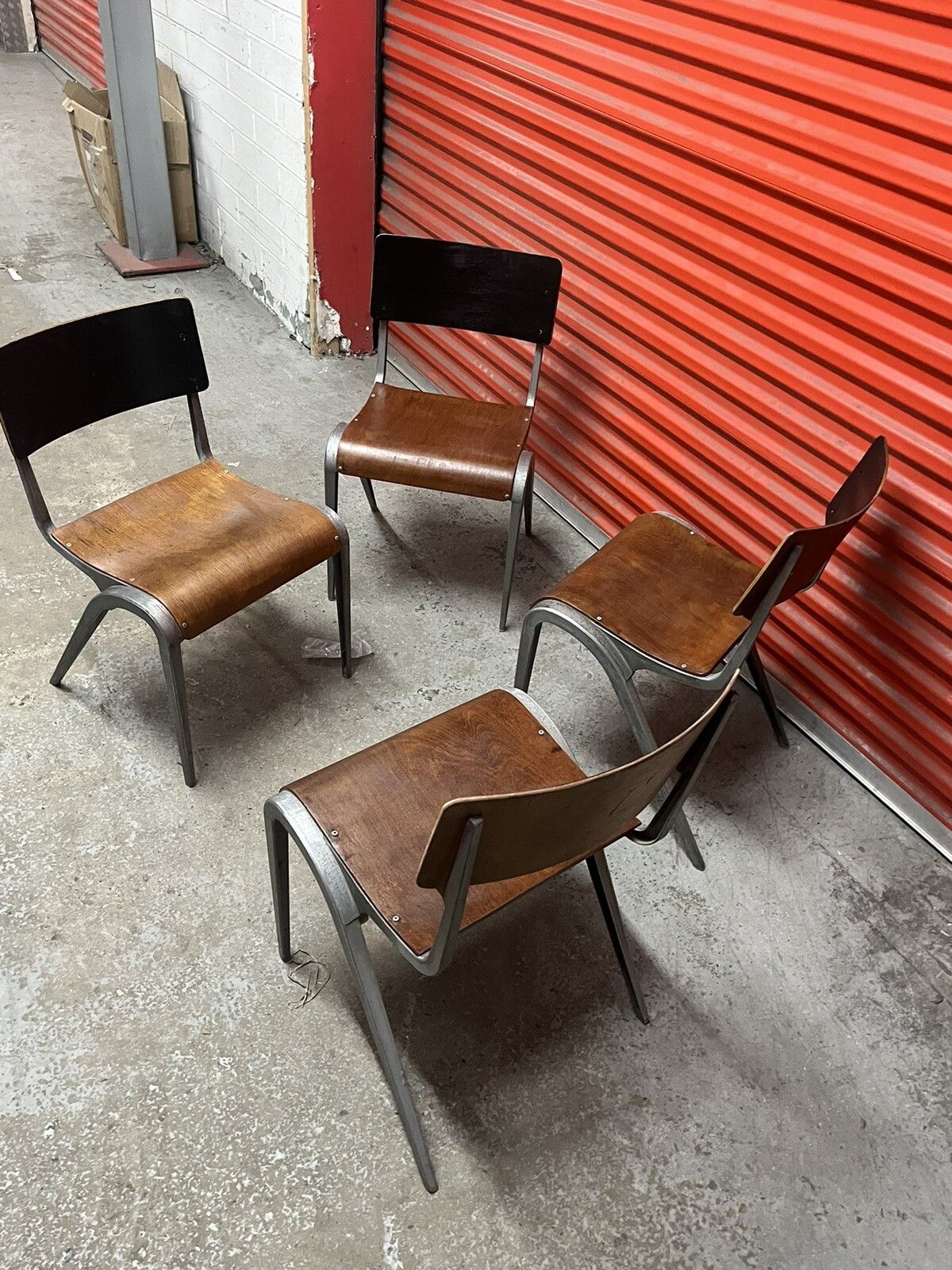 photo vinterior Esavian Stacking Chair By James Leonard 1950s Rare Wide Frame