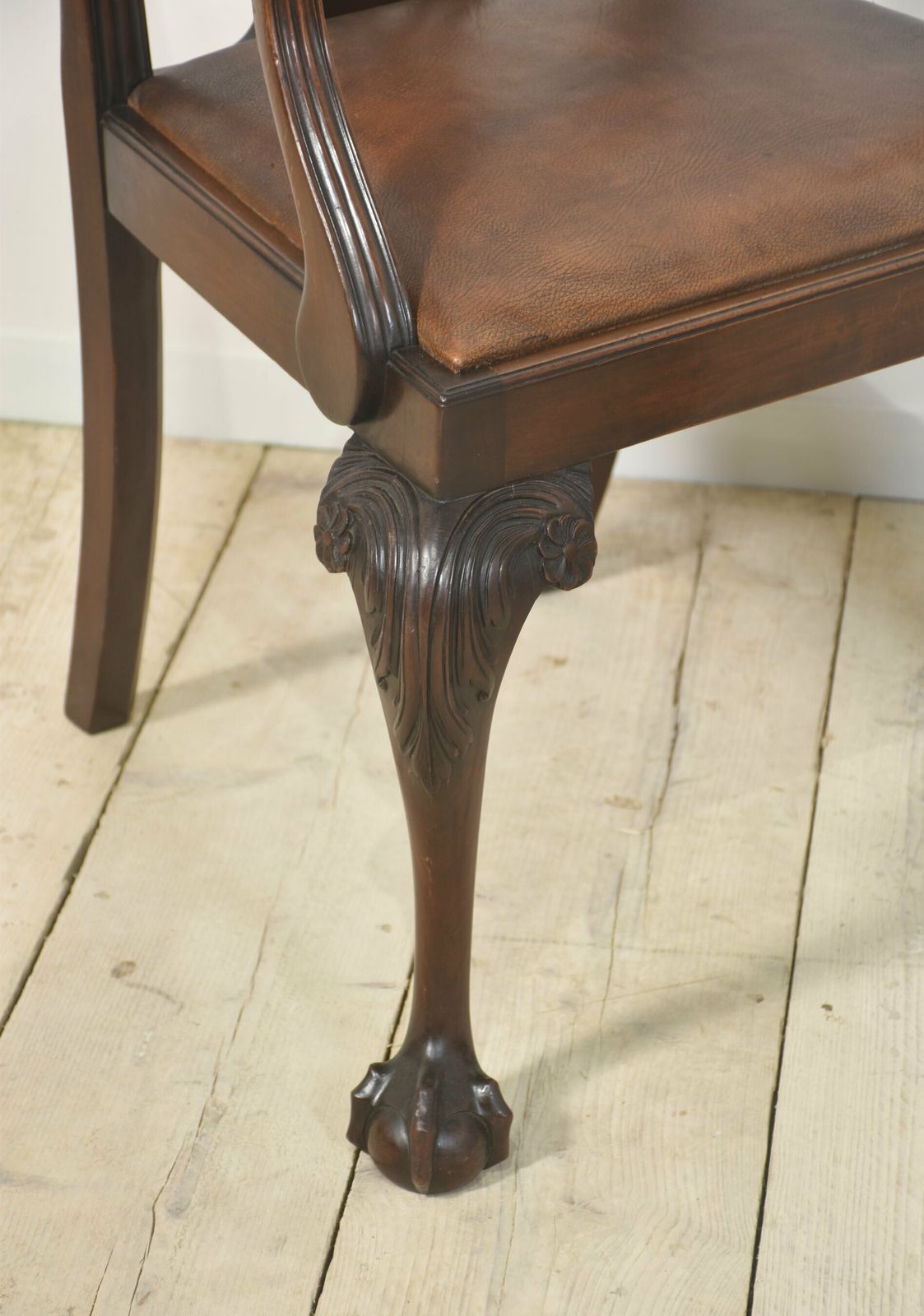 2994.0 Set Of Eight Mahogany Dining Chairs In Chippendale Style photo