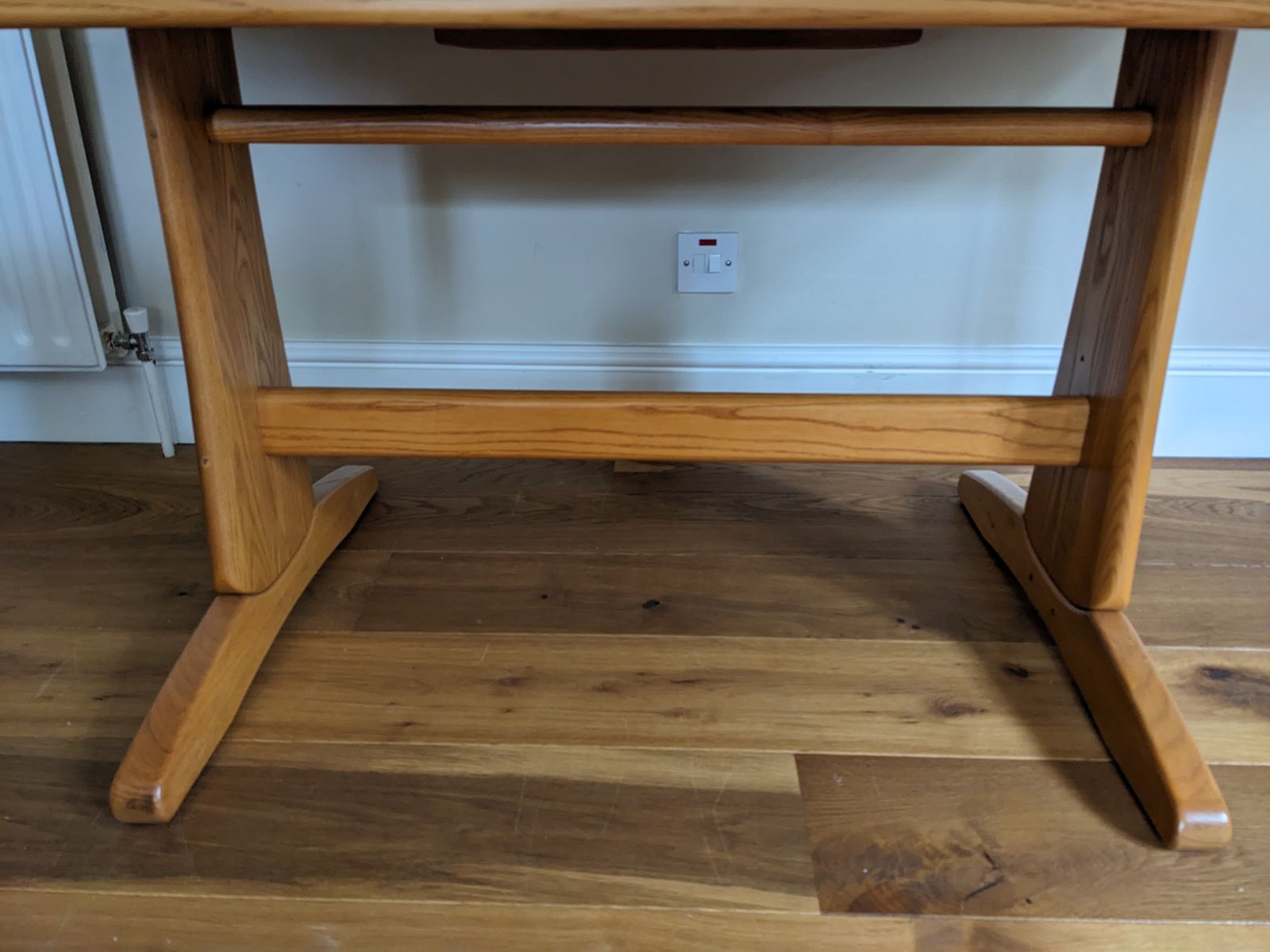Ercol Windsor Extending Dining Table photo furniture