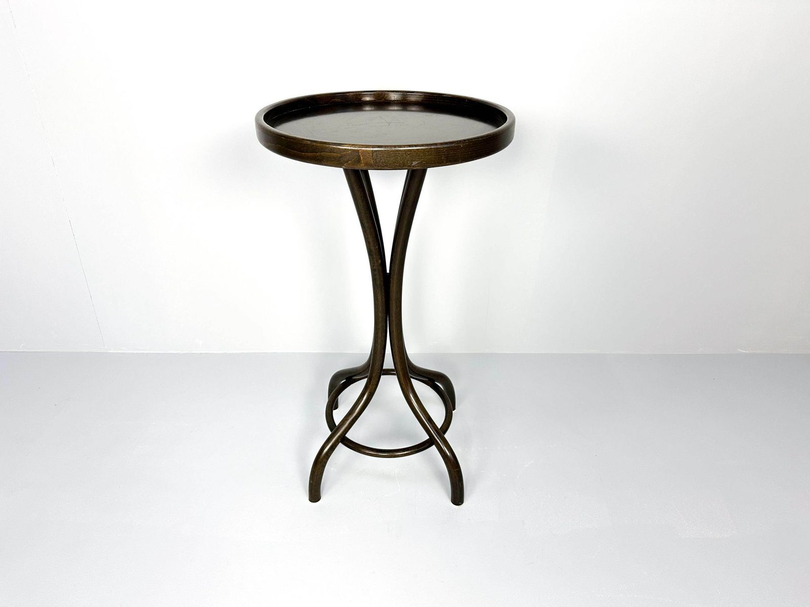 Vintage Authentic Thonet No 1 Coffee Table | Bentwood Table | Gueridon | 1983 photo furniture