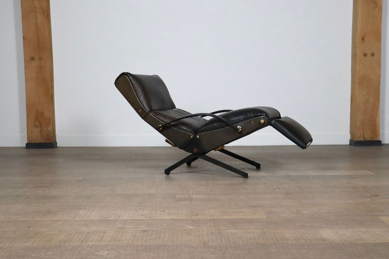 P40 Lounge Chair By Osvaldo Borsani For Tecno In Original Leather, Italy 1960s photo furniture