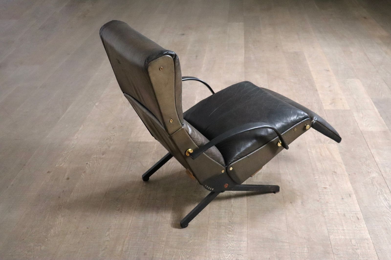 P40 Lounge Chair By Osvaldo Borsani For Tecno In Original Leather, Italy 1960s photo Furniture