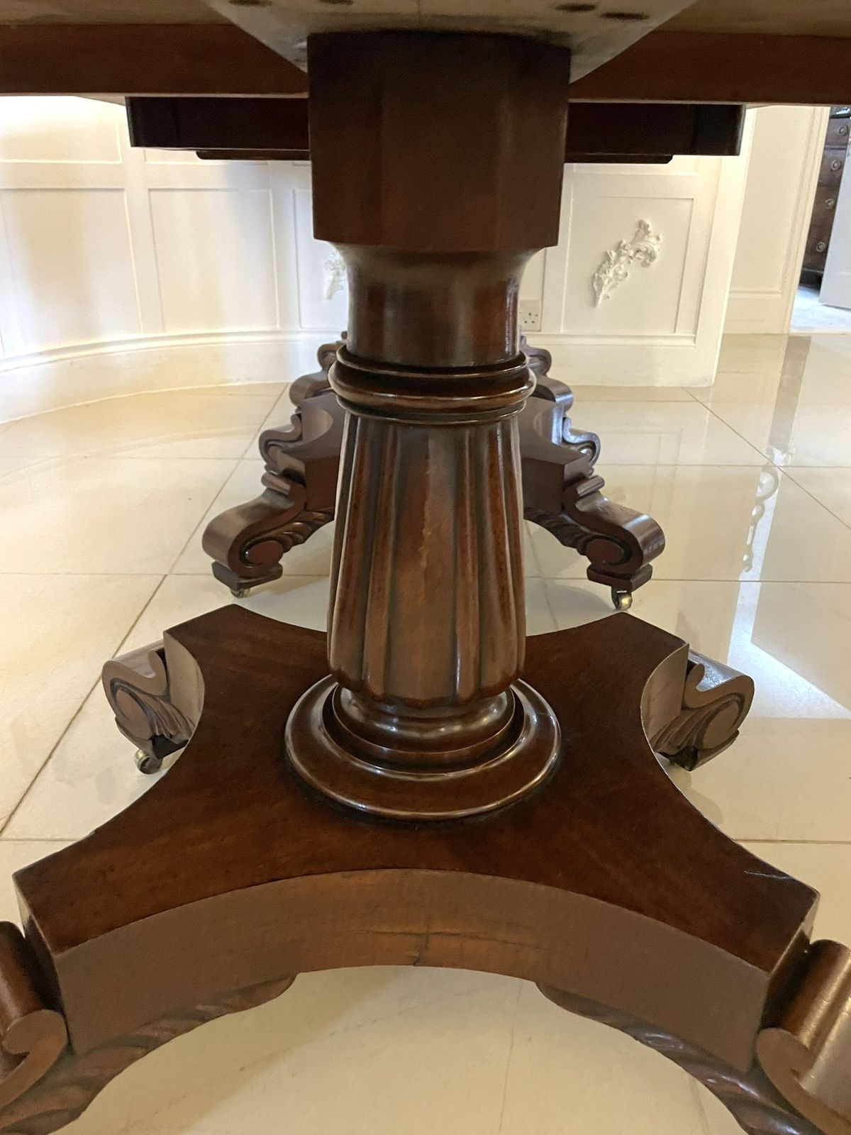 15850.0 Exceptional Quality Antique 19th Century Figured Mahogany Triple Pedestal 10/12 Seater Dining Table photo