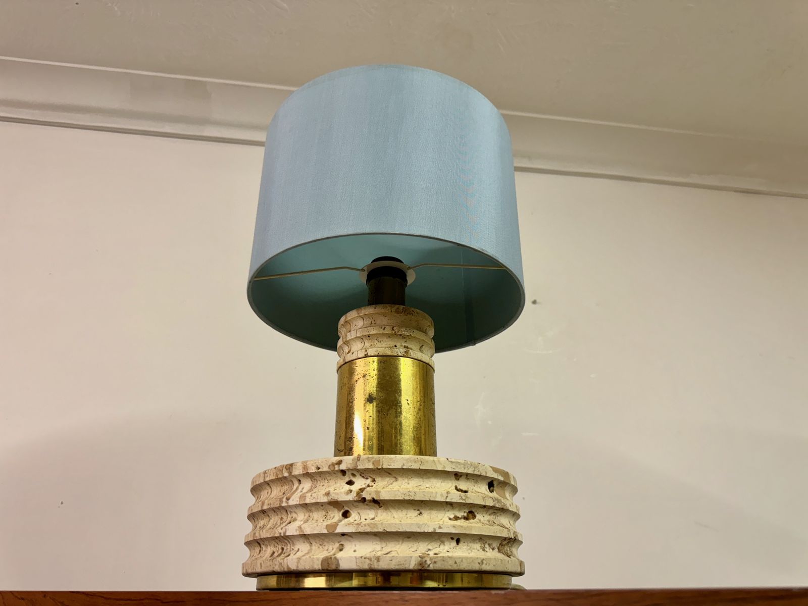 1970s Italian Travertine And Brass Table Lamp photo vinterior