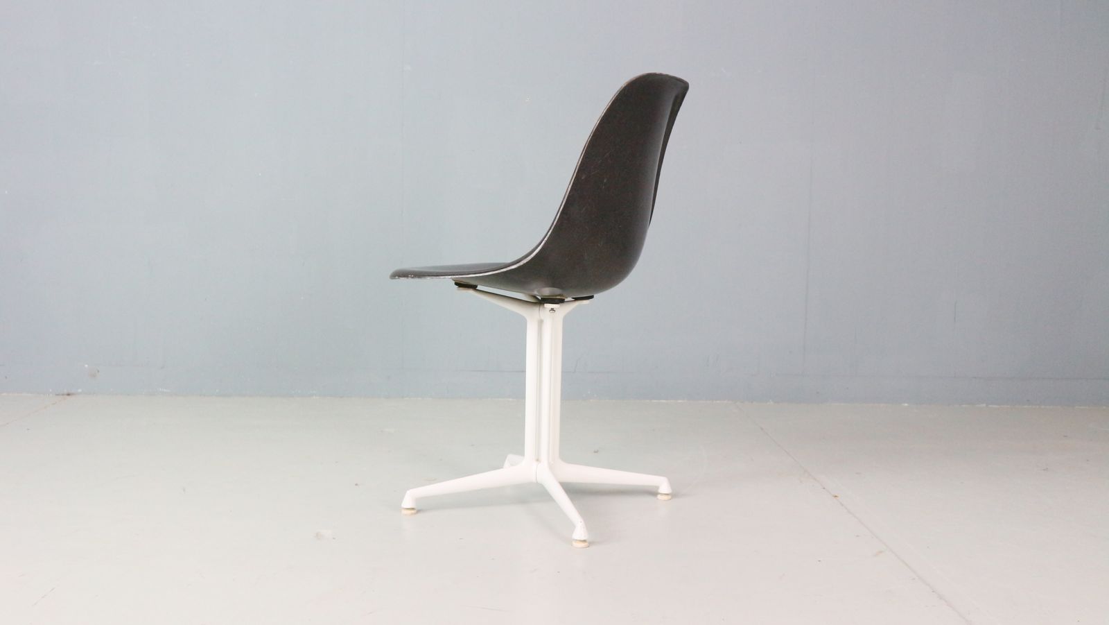 Charles & Ray Eames Set Of 4 Off Black"La Fonda" Chairs For Herman Miller, 1960 photo vinterior