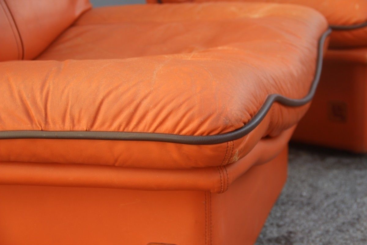 photo furniture Living Room Seat Italian Design 1980s Leather Particular Form Lev&Lev Production Mod. Gabbiano