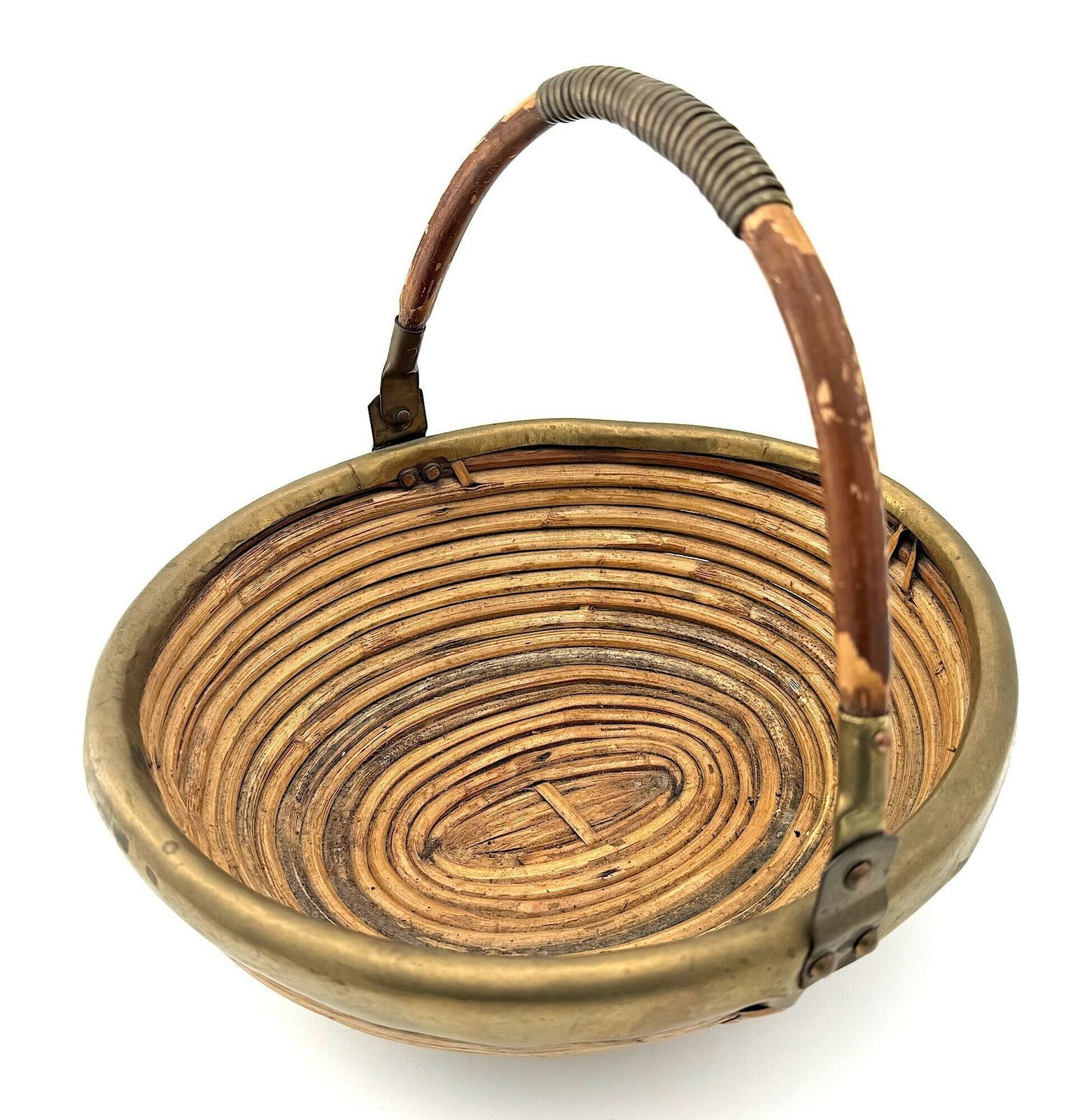 photo vinterior An Italian 1970s Woven Bamboo And Brass Bowl In The Style Of Gabriella Crespi