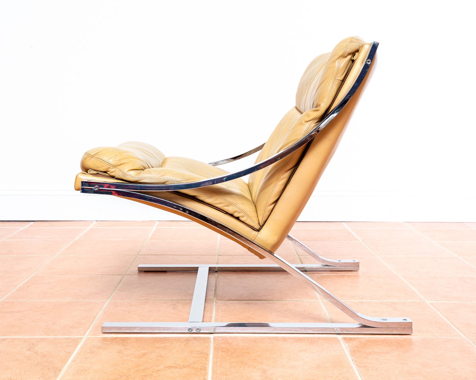 Zeta Leather Chair By Paul Tuttle For Strassle Cream Leather Chrome Cantilever 1970s Space Age Mcm Mid Century Modernist Rocket Launcher Chair Z Chair photo Furniture