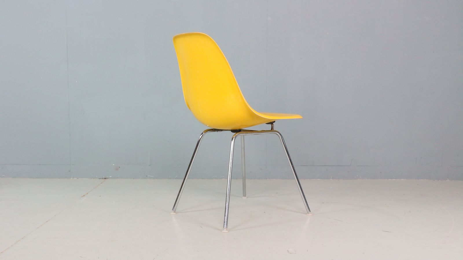 3550.0 Charles & Ray Eames Set Of 4 Yellow "La Fonda" Chairs For Herman Miller, 1960 photo