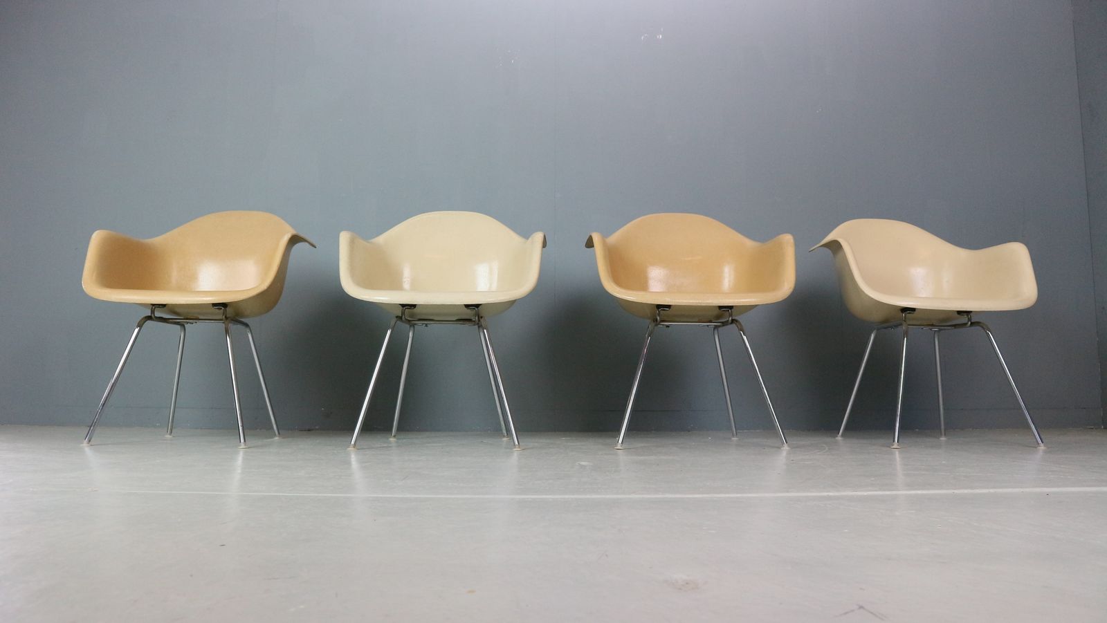 Charles & Ray Eames Set Of 4 Off White "H Base" Chairs For Herman Miller, 1960 photo buy