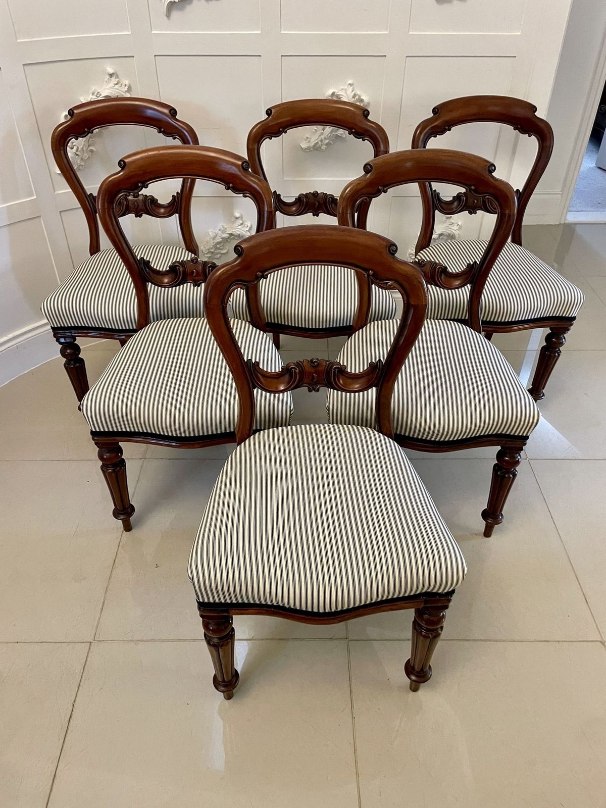 Antique 19th Century Mahogany Carved Set Of 6 Dining Chairs
