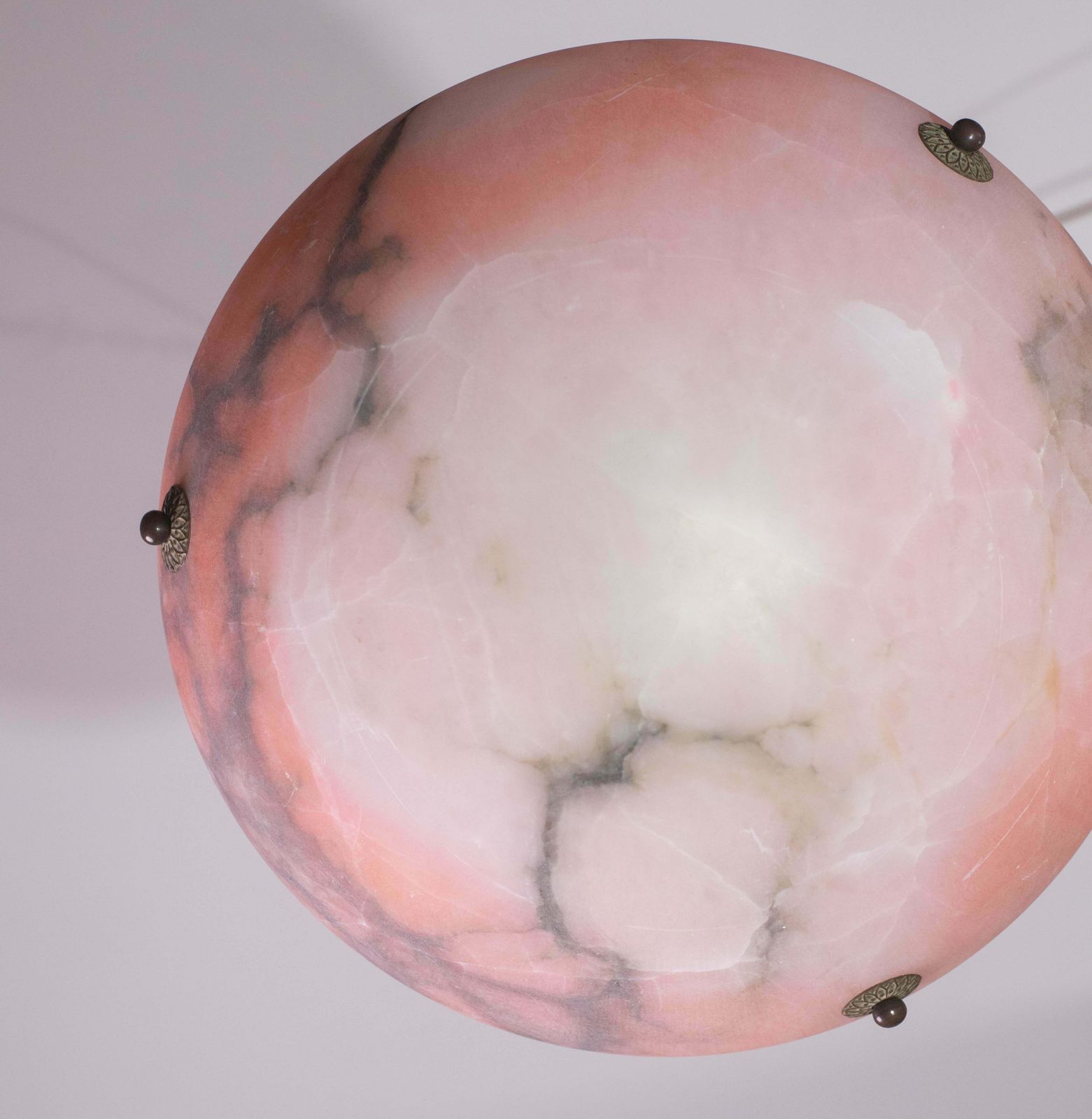 photo vinterior Art Decò Red And Pink  Alabaster Chandelier, 1920