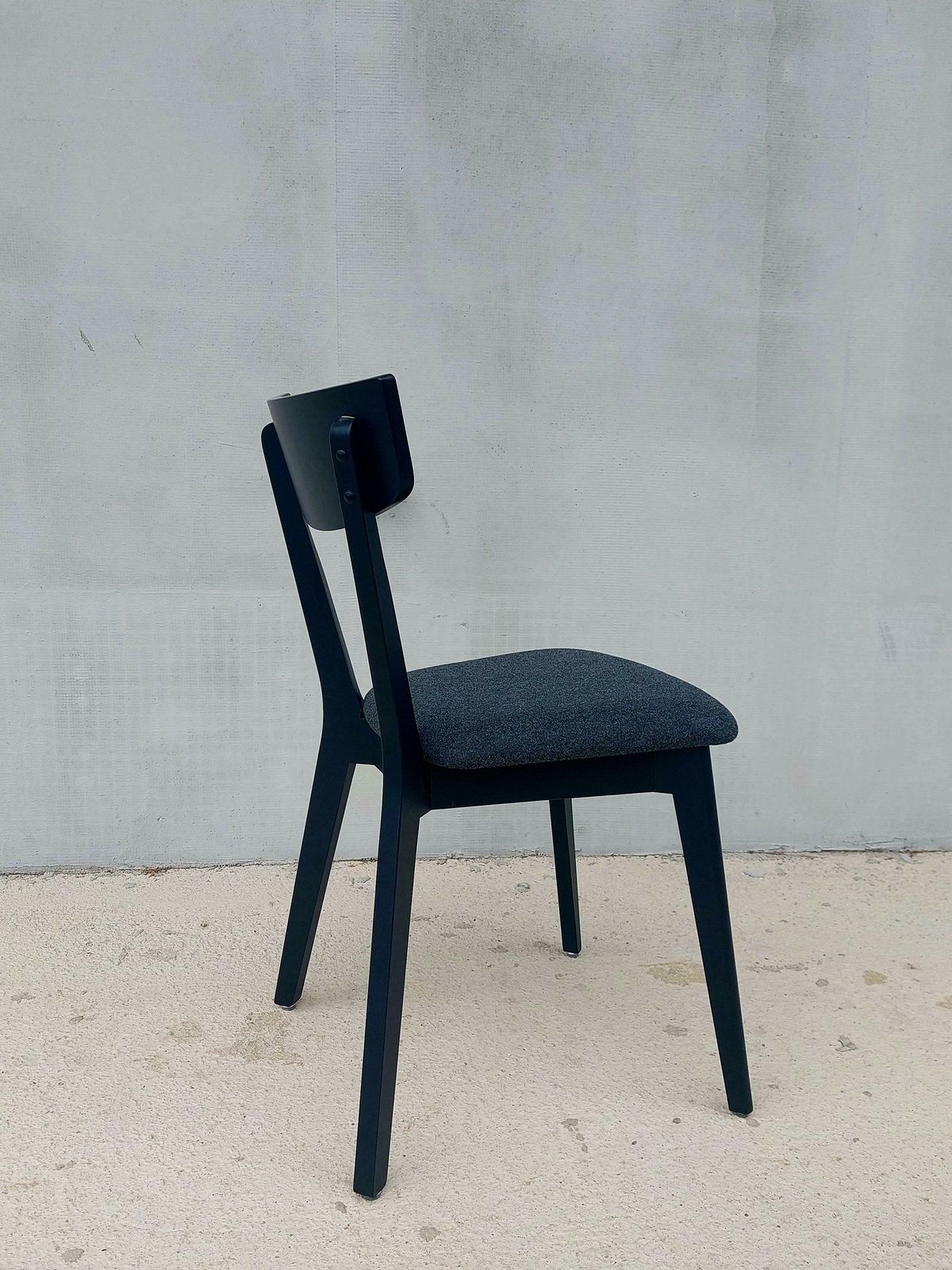 Retro Chair / Retro Dining Chair / Retro Furniture / Retro Ambience / Retro Home / Mid Century Modern / Mcm Chair / Mcm Home /70's photo vintage