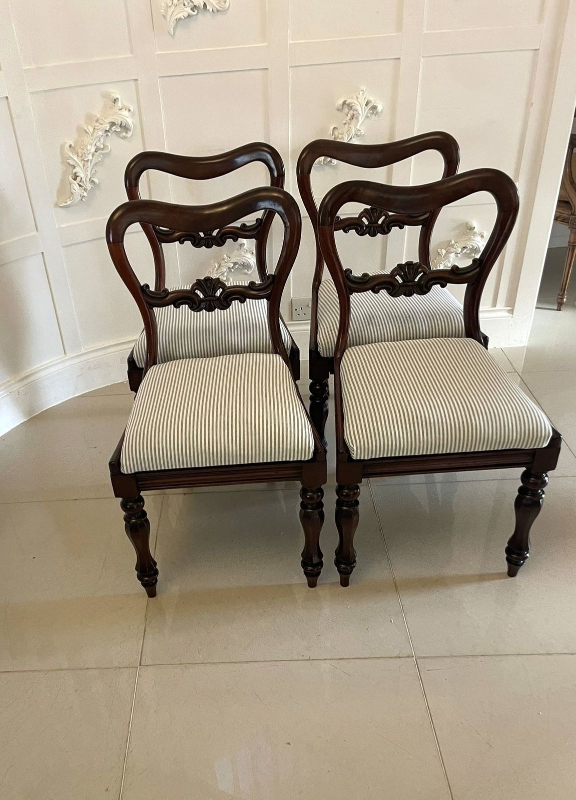 Set Of 4 Antique 19th Century Quality Mahogany Dining Chairs