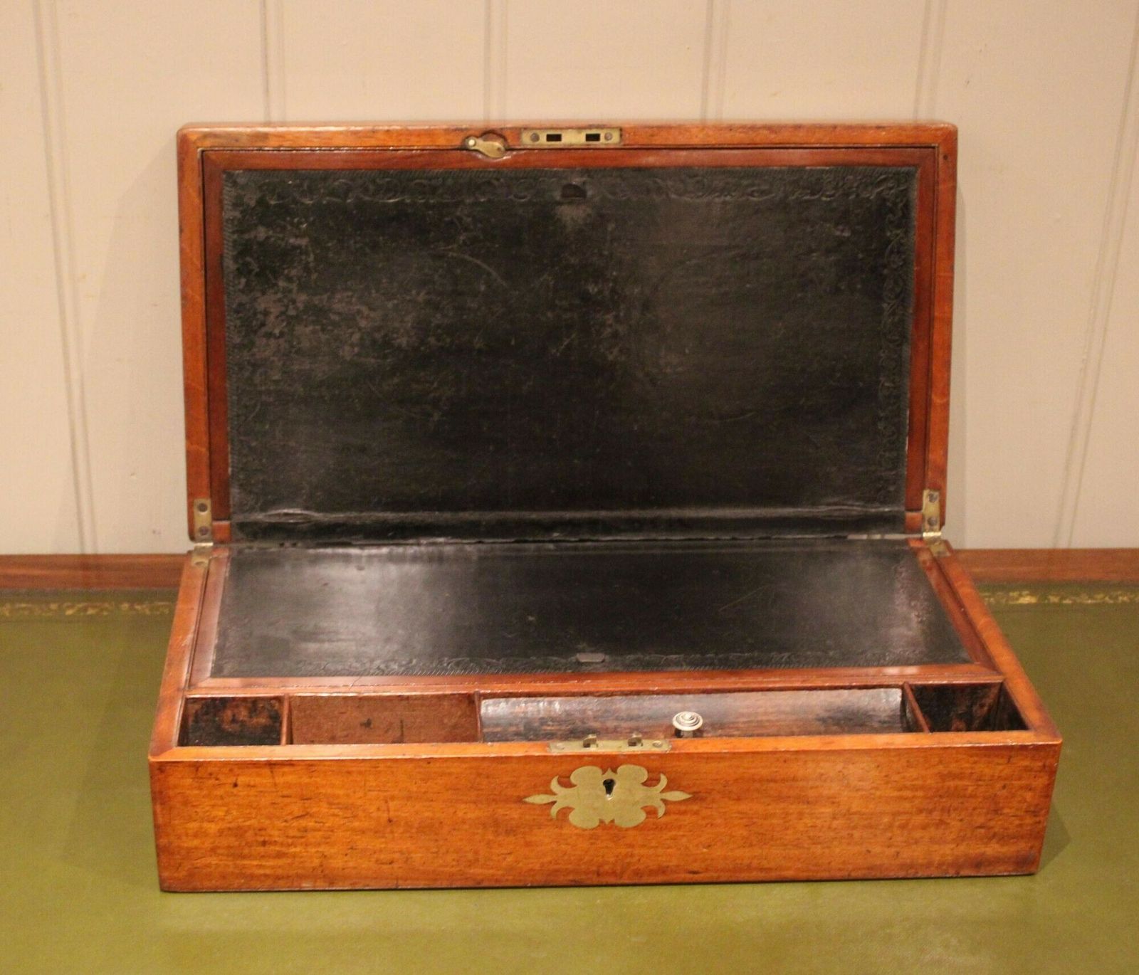 Late 19th Century Mahogany Writing Slope photo furniture