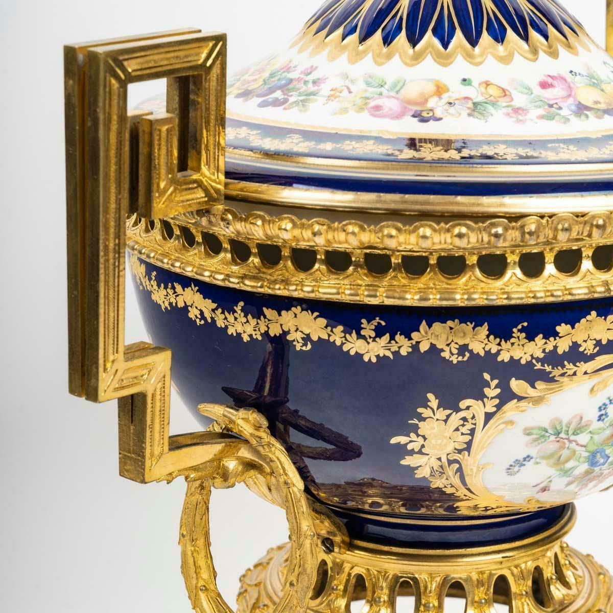 A Sèvres Style Porcelain Covered Bowl, 19th Century, Napoleon III Period. photo 5077.0