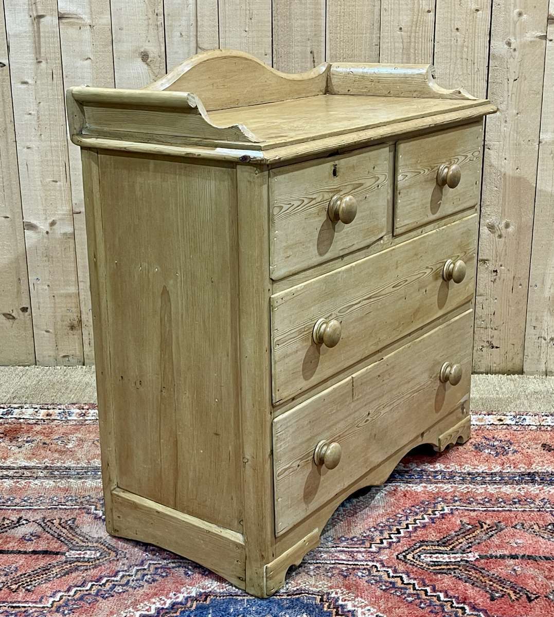 photo vinterior 19th Century Victorian Chest Of Drawers In Fir