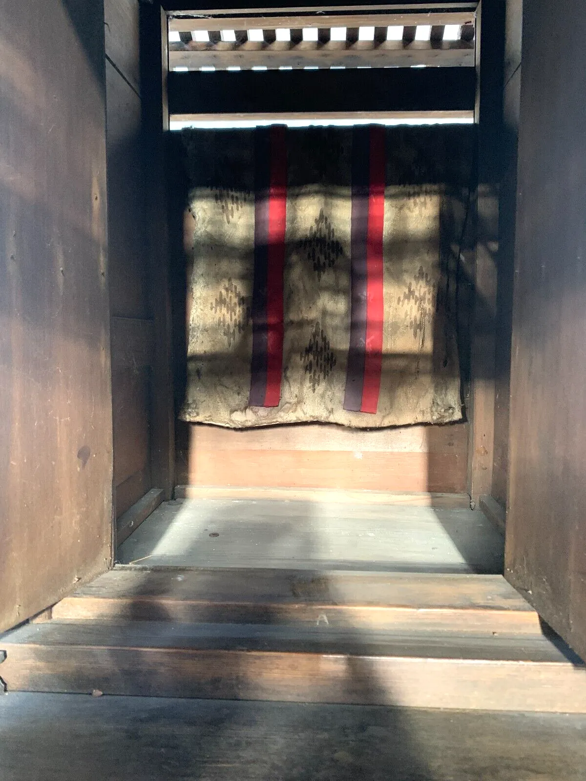 photo vinterior Japanese Temple 80s Architecture "Shinto Chaminis XX Century