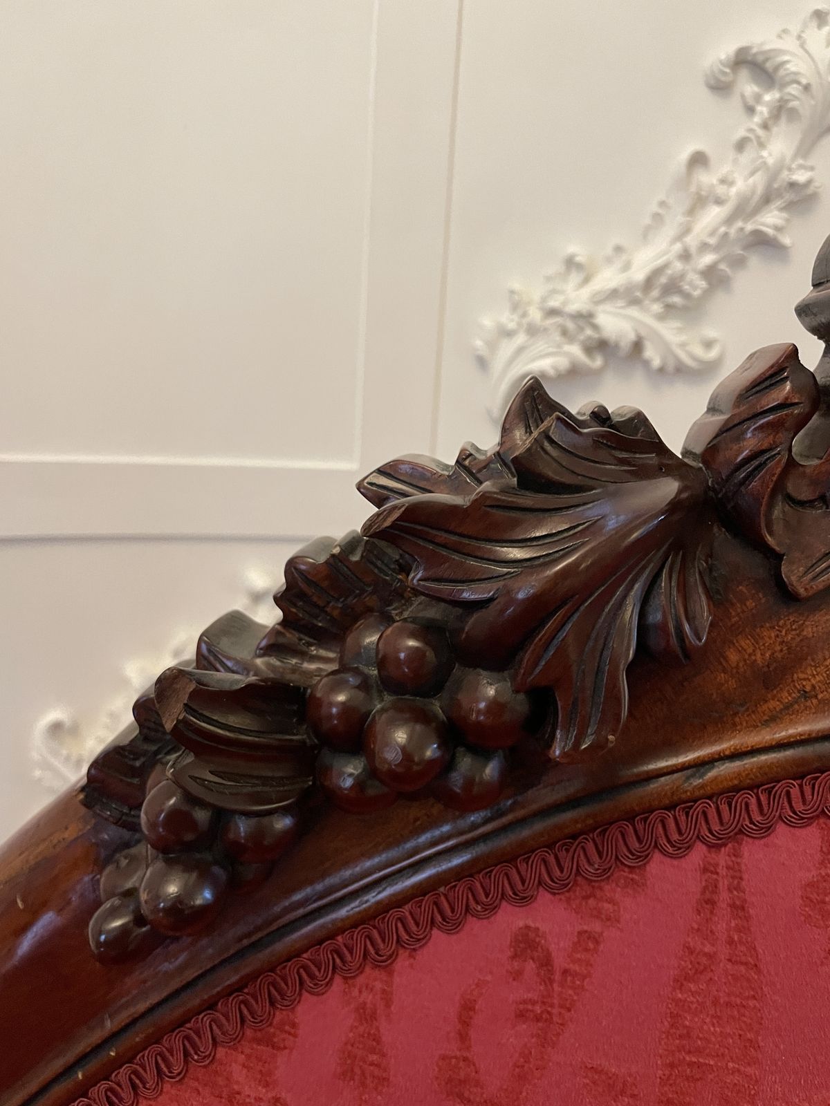 Outstanding Quality Antique 19th Century Carved Mahogany Chaise Longue photo for sale