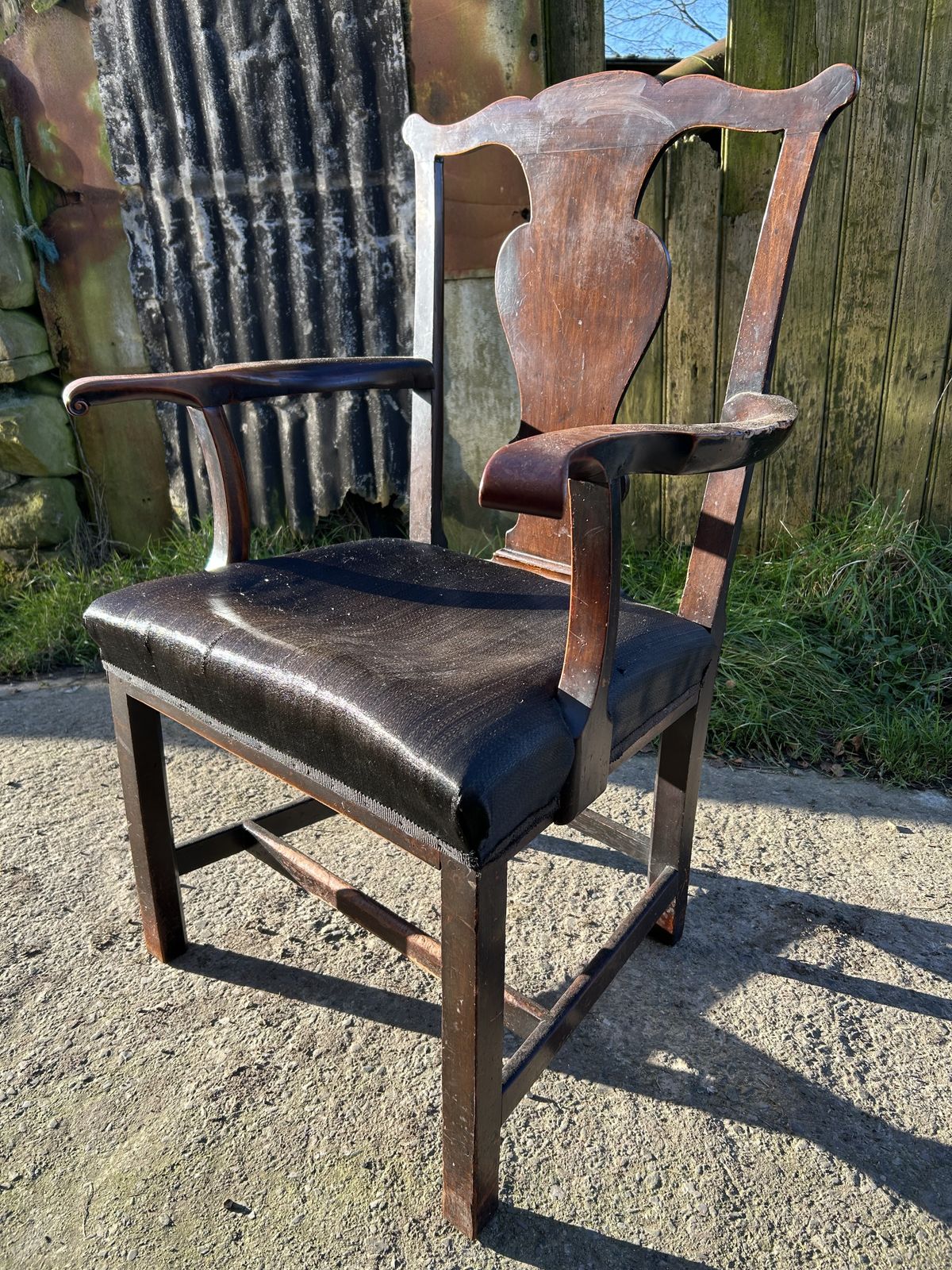 photo vintage Georgian Mahogany Large Proportion Open Arm Desk Chair