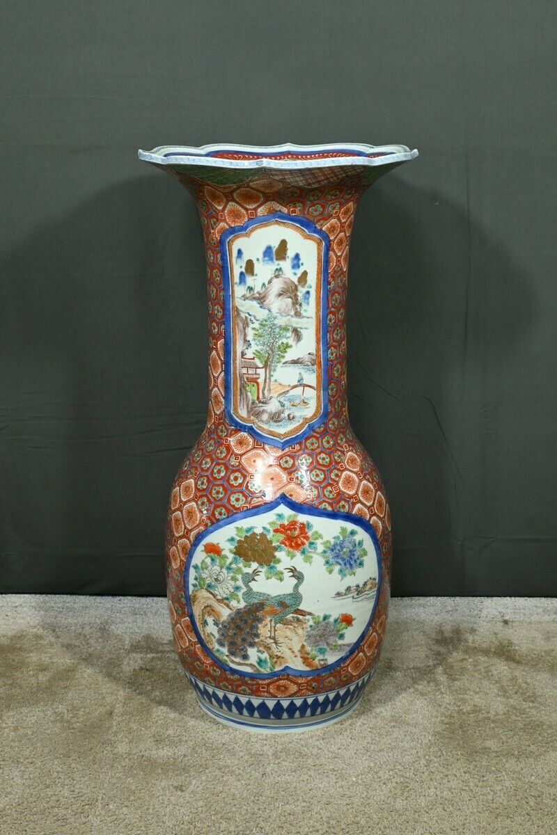 Japanese Porcelain Vase, Meiji Period – Late 19th Century