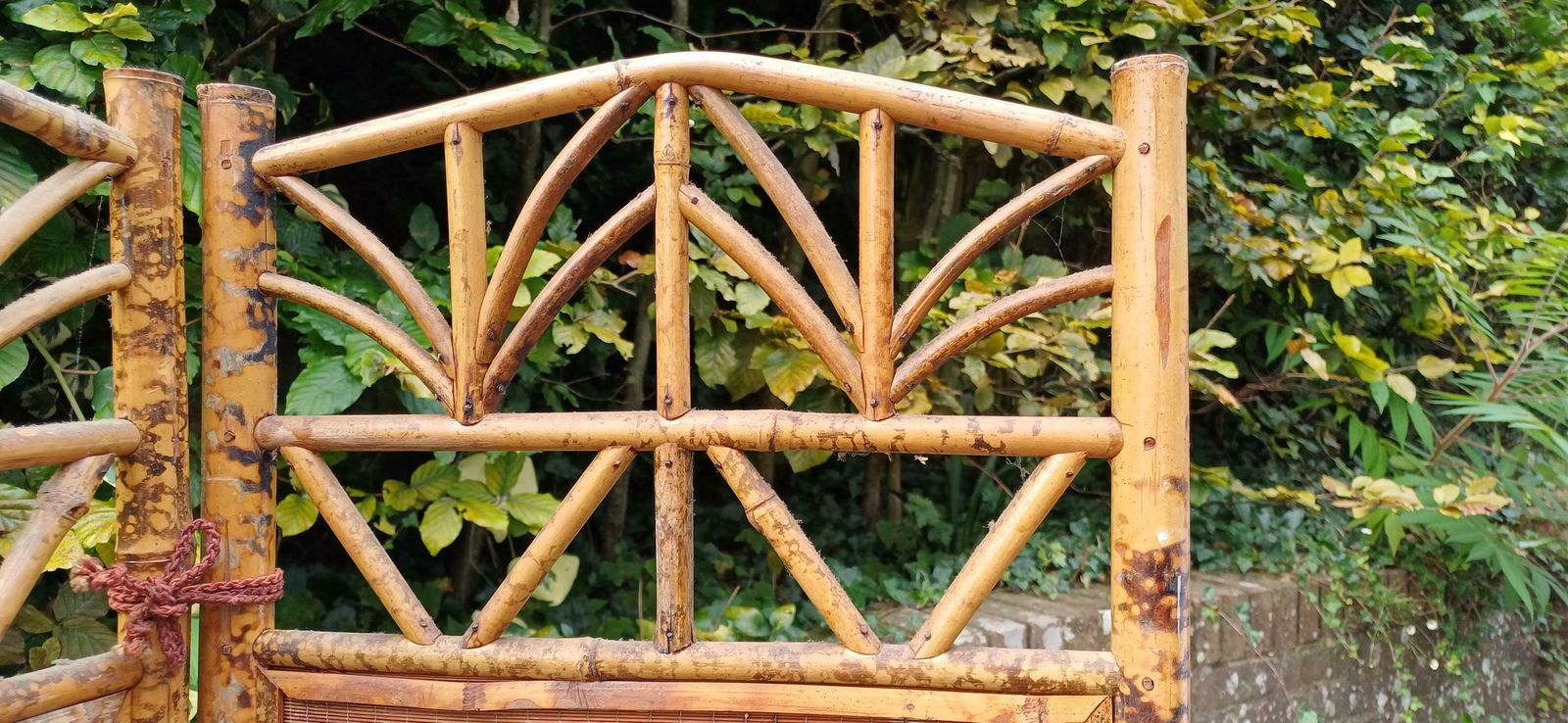Superb Hand Painted Oriental Style Victorian Bamboo And Rattan Folding Vanity Screen Room Divider. photo Home Decor