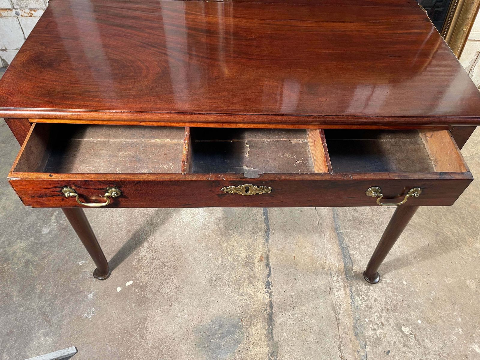 photo furniture Early Antique Georgian Cuban Mahogany Console Extending Card Tea Table