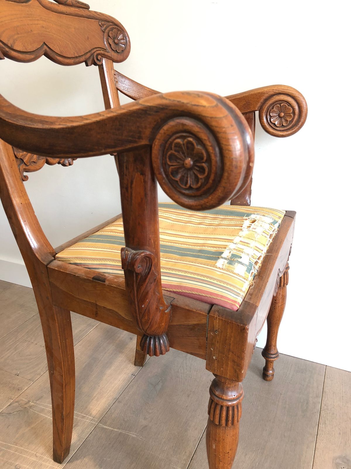 English Regency Mahogany Desk Chair With Swan Neck Decor photo 950.0