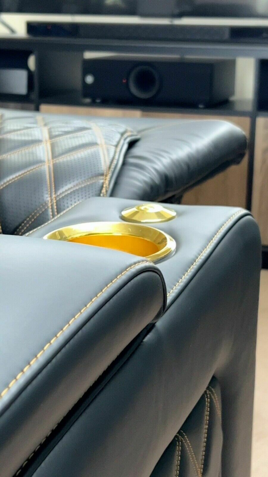 Valencia Home Theatre Seats Oslo Ultimate Luxury Edition photo vinterior