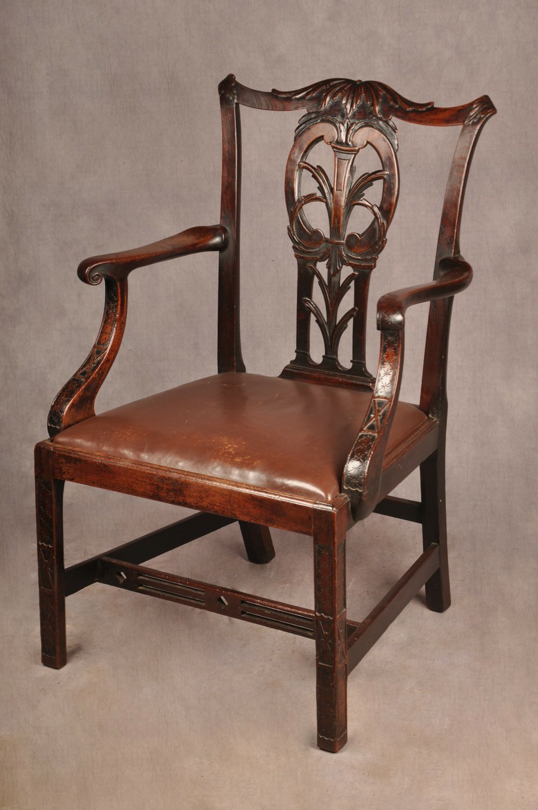 Fine 18th Century Mahogany Chippendale Armchair photo vintage