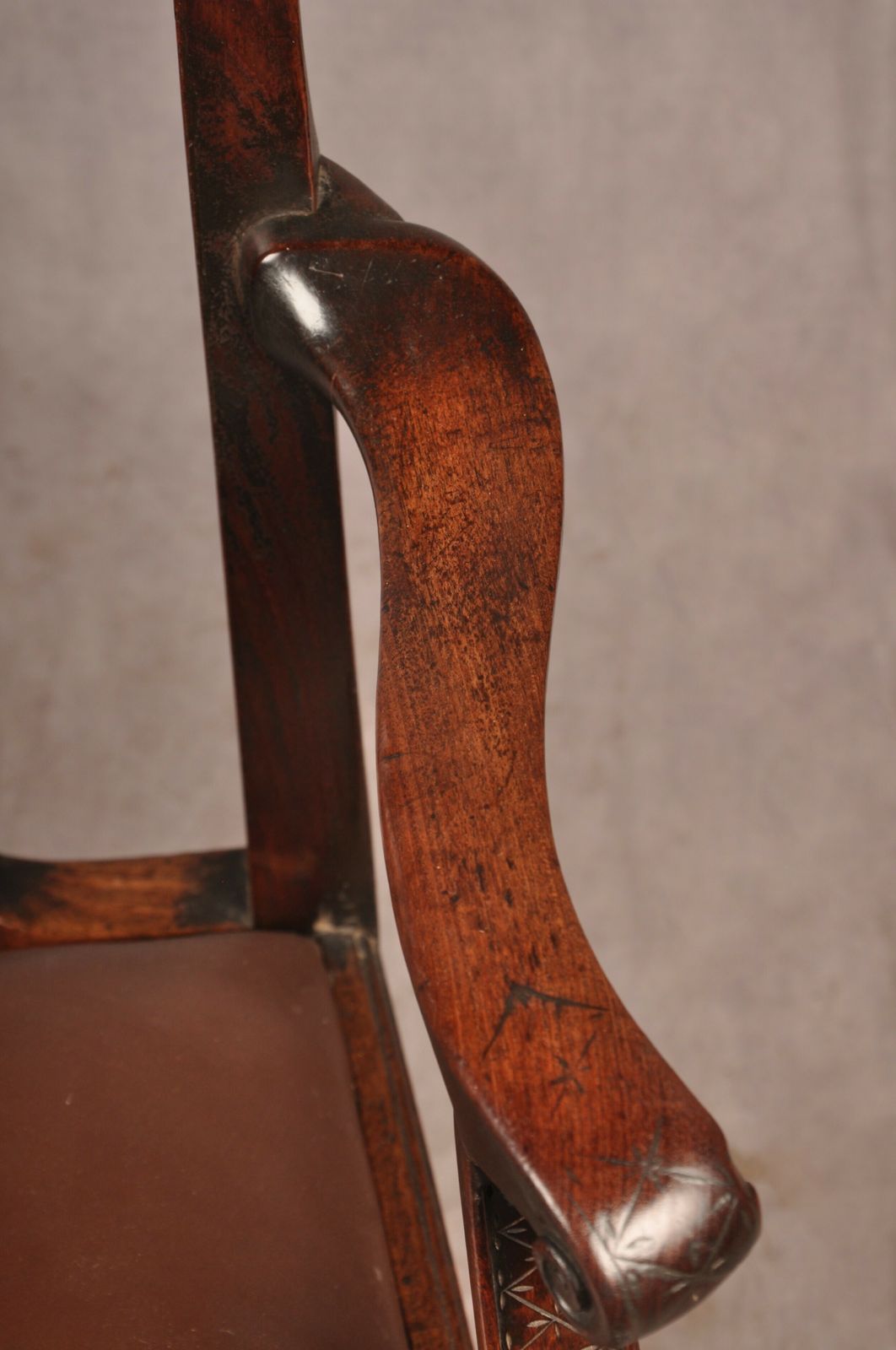 photo buy Fine 18th Century Mahogany Chippendale Armchair