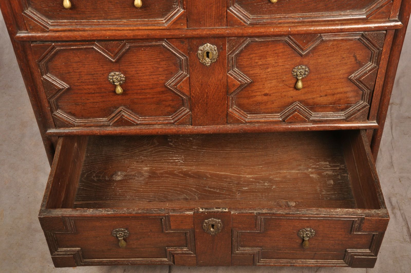 photo furniture Charles II Oak Chest Of Drawers