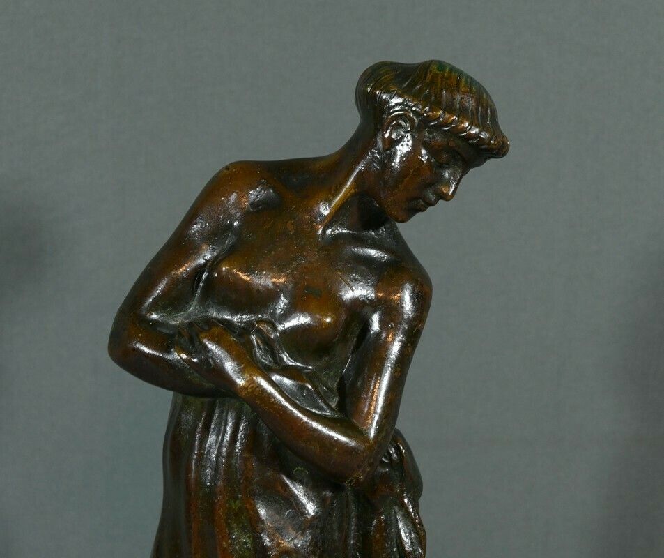 Bronze “The Woman With The Fawn”, Primavera Workshop – 1930 photo vinterior