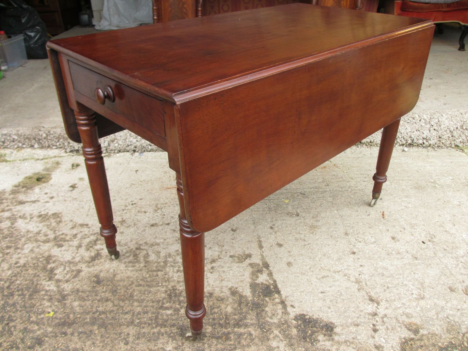Victorian Mahogany Pembroke Table With Drawer