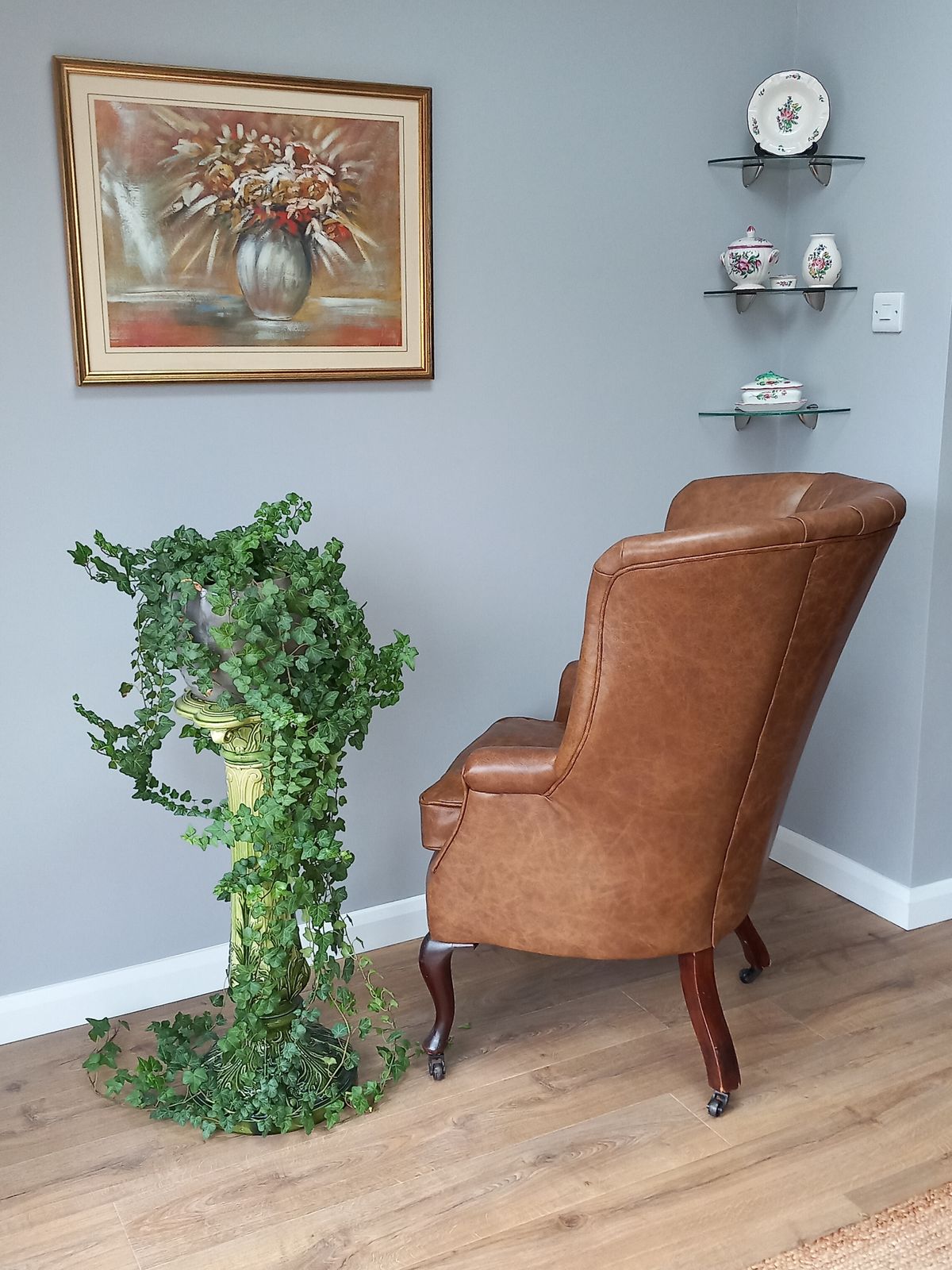 Early 20th Century English Leather Barrel Back Chair photo furniture