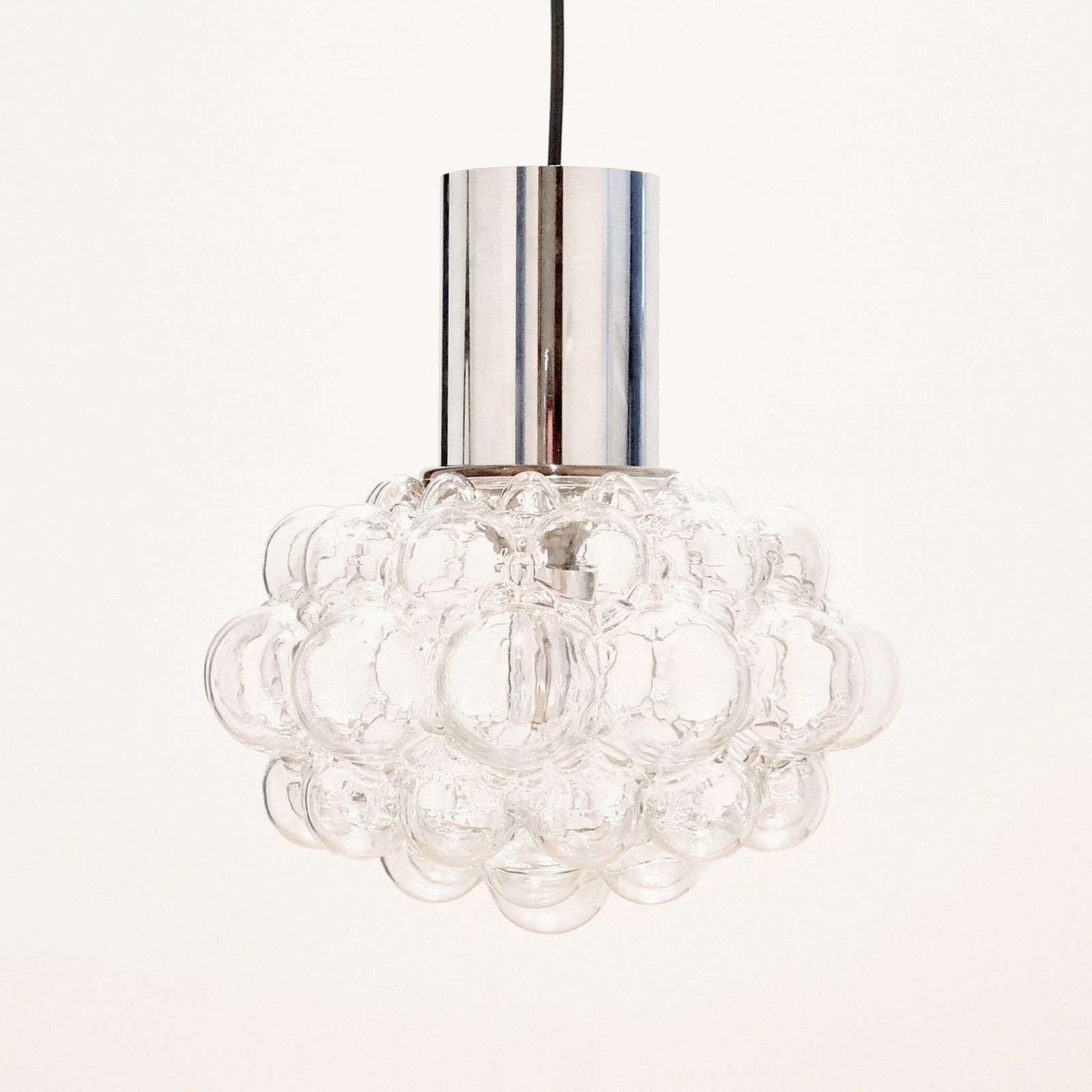 Grote Mid Century Plafondlamp Met Bellenglazuur En Chroom, Door Helena Tynell Voor Limburg, Duitsland, Jaren 1960 photo for sale