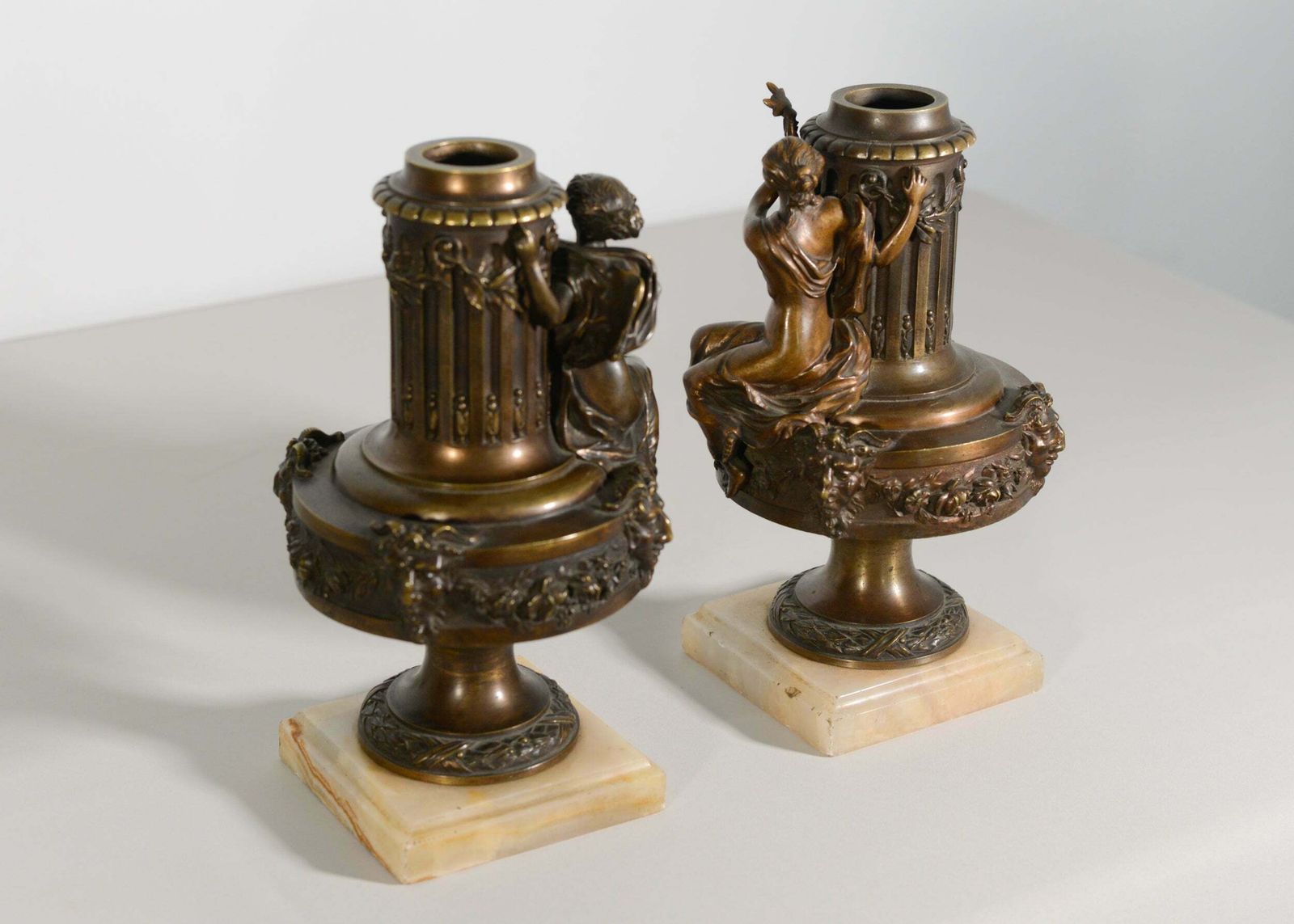 Paar Bronzen Vazen/Lampvoeten In Klassieke Stijl photo Woonaccessoires